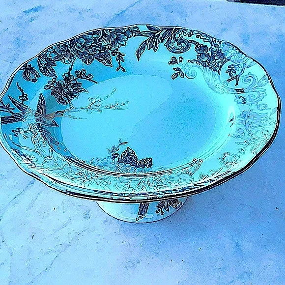 222 FIFTH ADELAIDE LIGHT GREEN SILVER ROUND PEDESTAL CAKE STAND